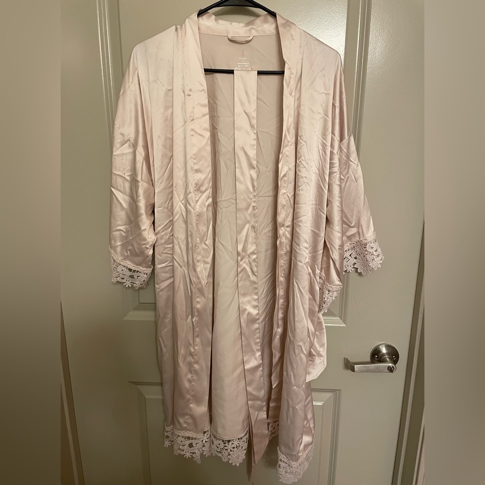 Light Rose Bathrobe with Lace Detailing